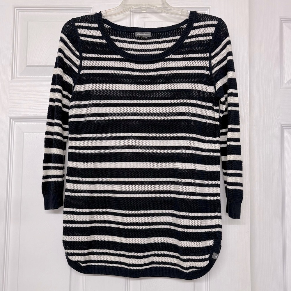 Eddie Bauer Navy Blue and White Striped Lightweight Fisherman Sweater Sz M